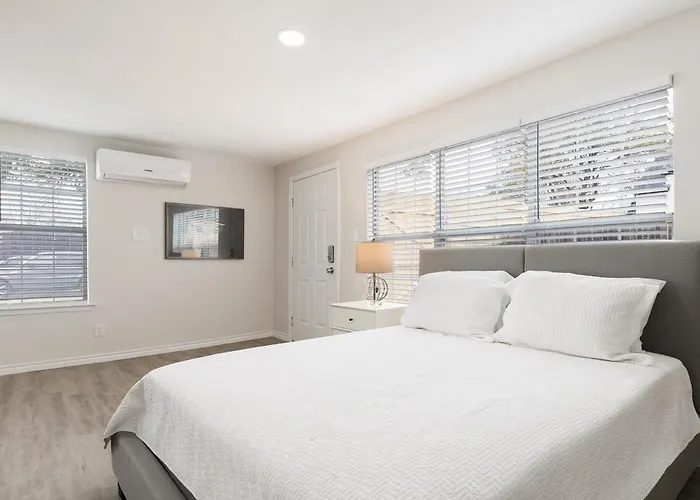 Calmont Guest house 3*